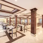 Üdülőközpont Livvo Volcan Lanzarote 5*