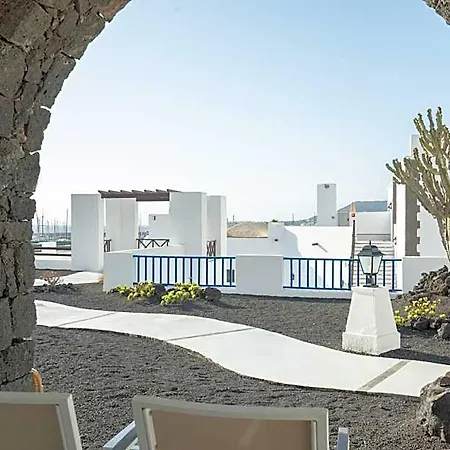 אתר נופש Livvo Volcan Lanzarote 5*