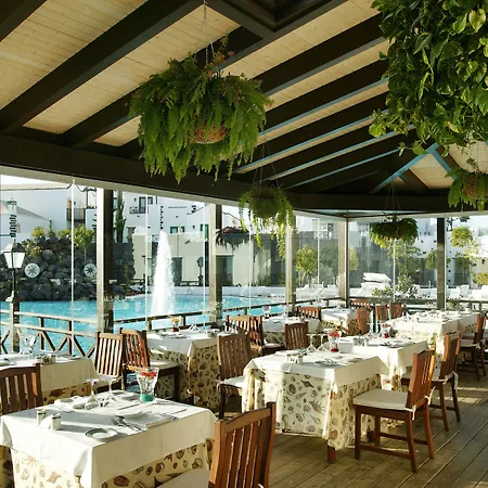 The Volcán Lanzarote Playa Blanca (Lanzarote)